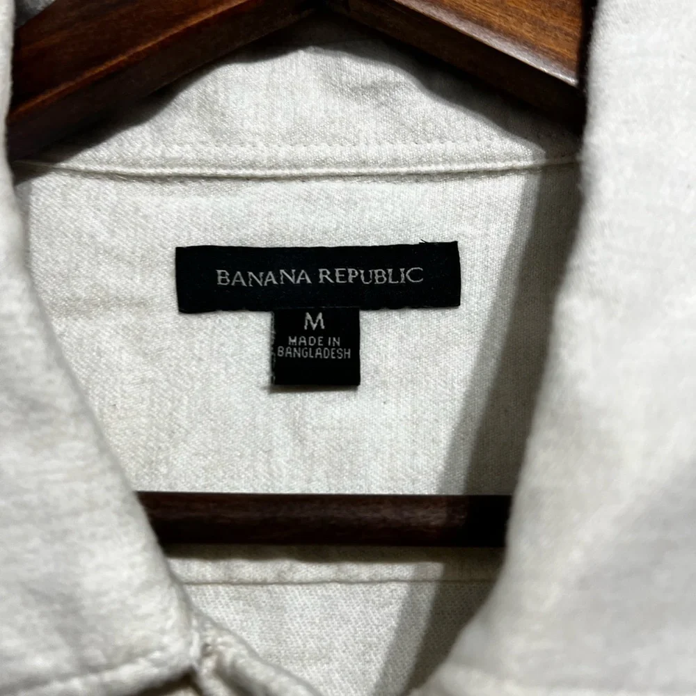 Banana Republic Shirt Men's Cream Double Pockets Collared Button Up Medium